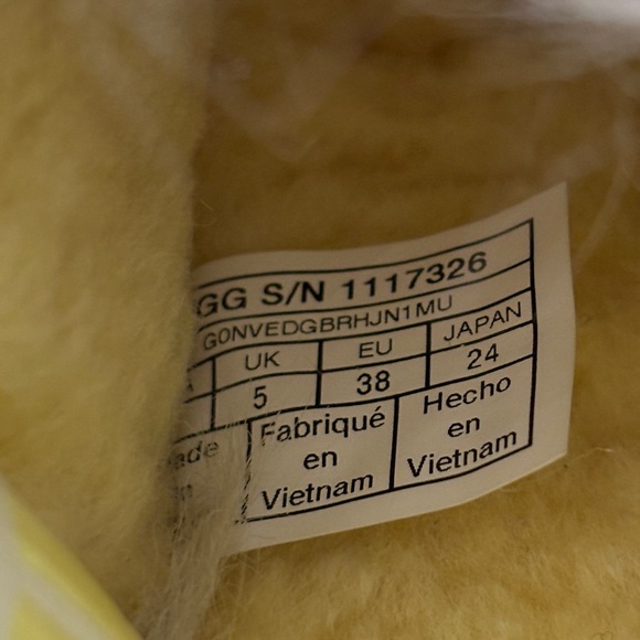 UGG Fluff Yeah Tie Dye Slipper Sandals 7 - Picture 4 of 8